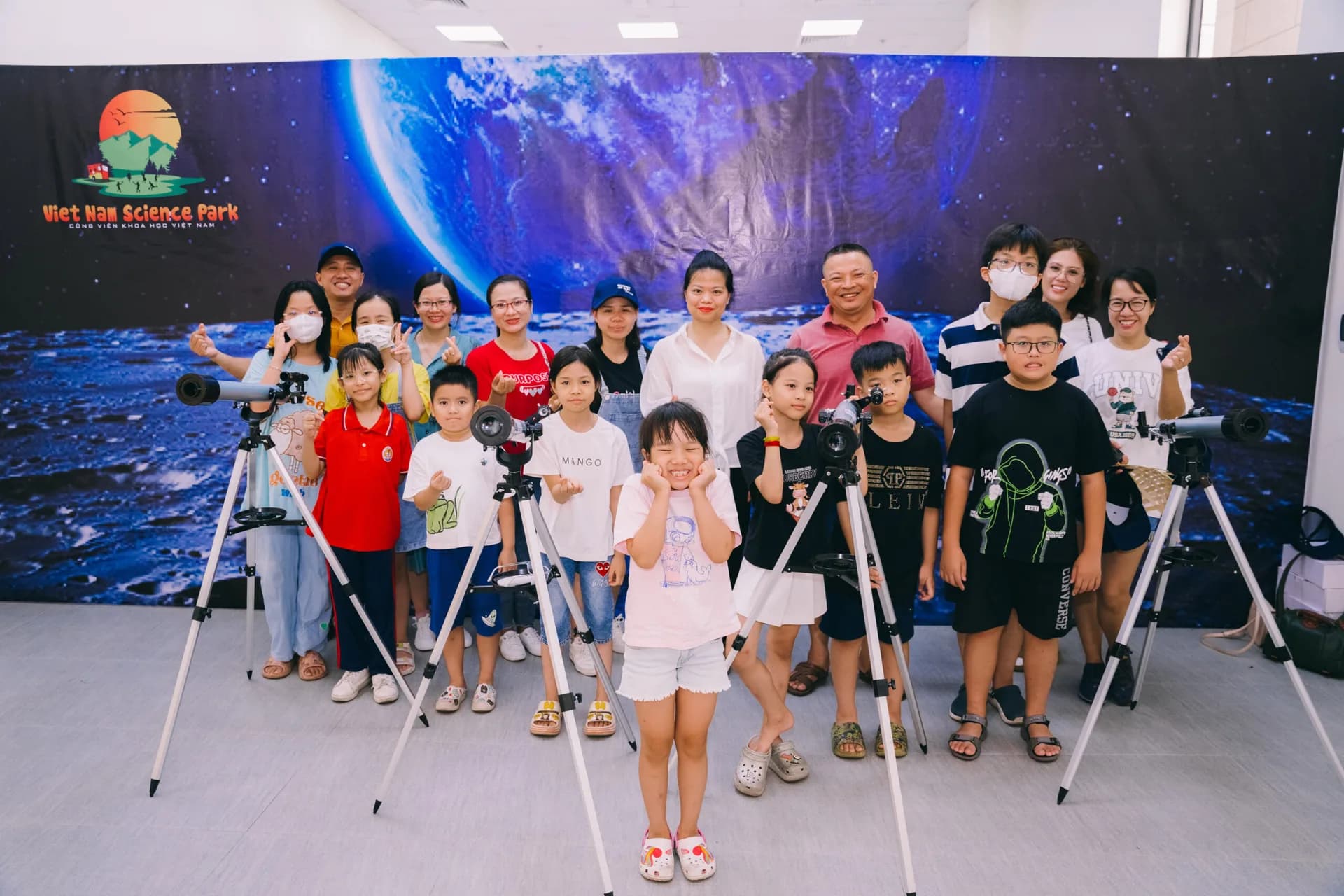 HỌC TẬP TRẢI NGHIỆM CÔNG VIÊN KHOA HỌC VIỆT NAM